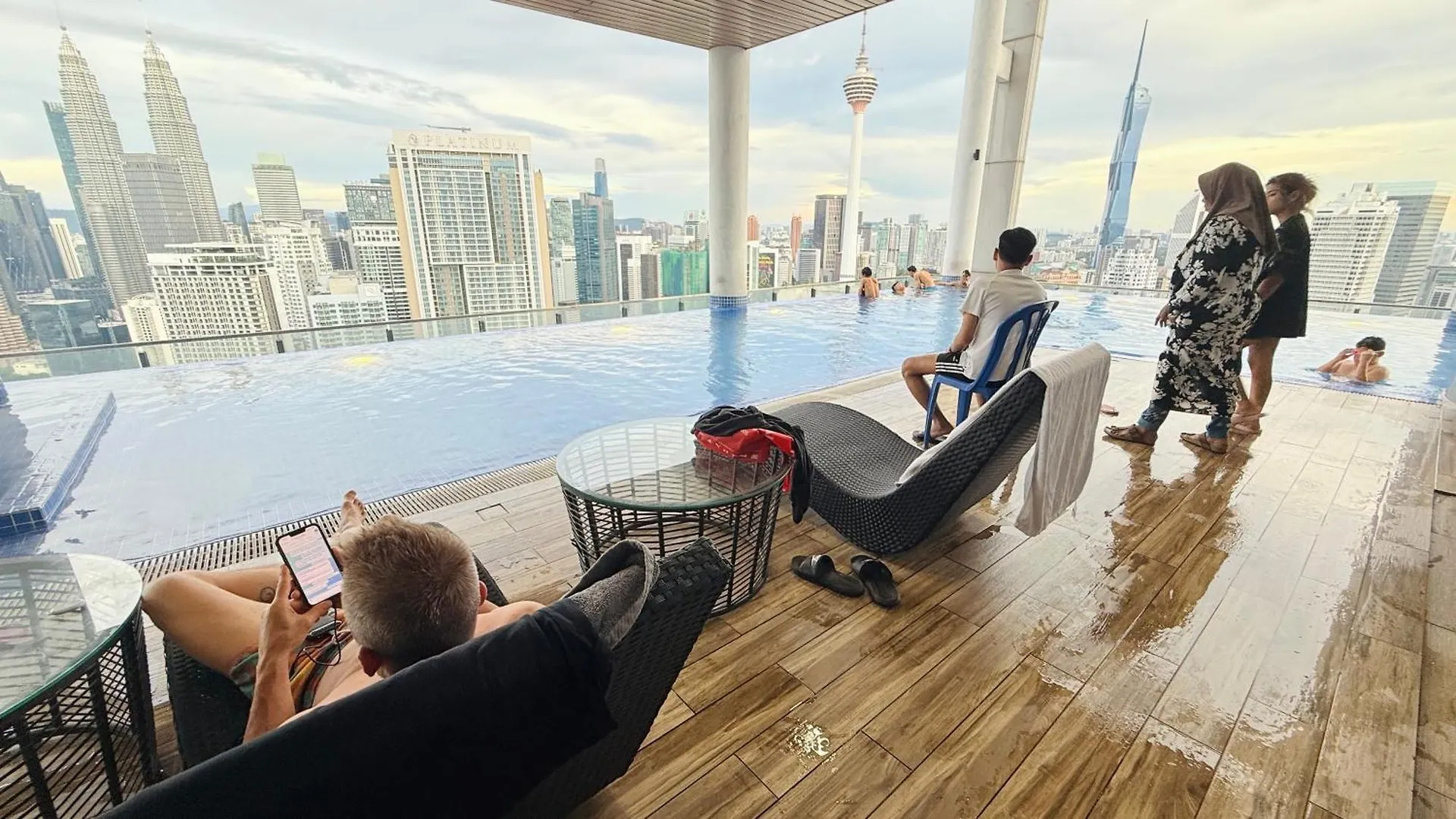 The Colony Suites Klcc Sky Pools Kuala Lumpur