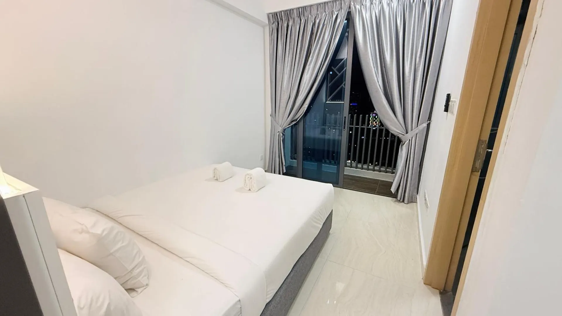 The Colony Suites Klcc Sky Pools Kuala Lumpur